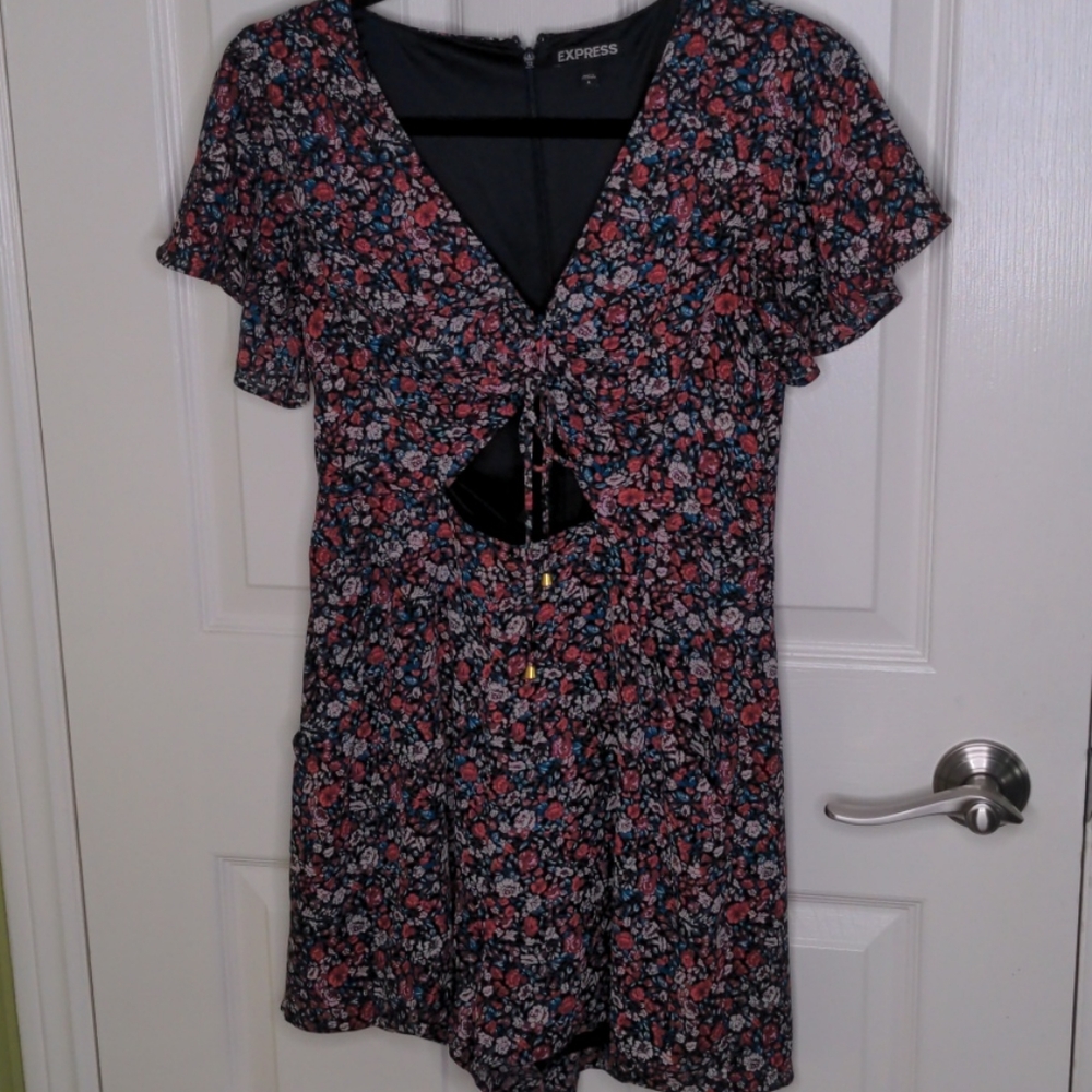 Express Size 6 Romper with Pockets